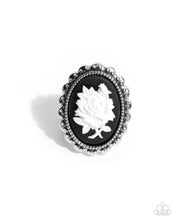 Load image into Gallery viewer, Beautiful Bloom White Ring