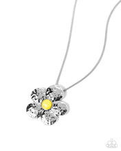 Load image into Gallery viewer, Tasteful Texture Yellow Necklace