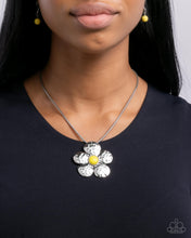 Load image into Gallery viewer, Tasteful Texture Yellow Necklace