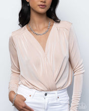 Load image into Gallery viewer, Leafy Lady White Necklace