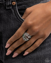 Load image into Gallery viewer, Captivating Crisscross Green Ring
