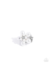 Load image into Gallery viewer, Showstopping Pearls White Rings