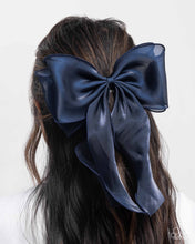 Load image into Gallery viewer, Streamlined Serenade Blue Hair Clip