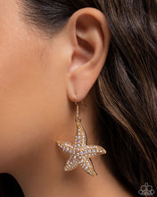 Load image into Gallery viewer, Starfish Spectacle Gold Earrings