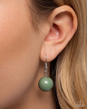 Load image into Gallery viewer, Eye-Catching Earnings Green Necklace