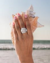 Load image into Gallery viewer, Seashell Side White Ring
