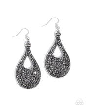 Load image into Gallery viewer, Teardrop Tremolo Silver Earrings