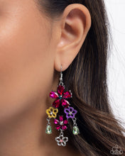 Load image into Gallery viewer, Floral Fountain Pink Earrings