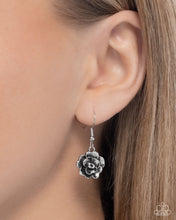 Load image into Gallery viewer, Storyteller Sheen Silver Necklace