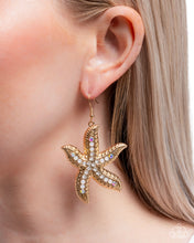Load image into Gallery viewer, Seize the Starfish Gold Earrings