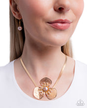 Load image into Gallery viewer, Valiantly Verdant Pink Necklace