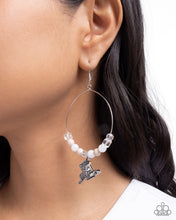 Load image into Gallery viewer, Saddle Showcase White Earrings
