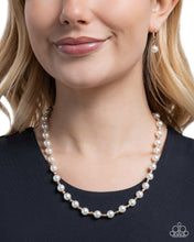 Load image into Gallery viewer, Pearl Premiere Gold Necklace