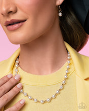 Load image into Gallery viewer, Pearl Premiere Gold Necklace