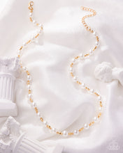 Load image into Gallery viewer, Pearl Premiere Gold Necklace