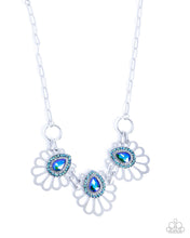 Load image into Gallery viewer, Teardrop Timeline Green Necklace
