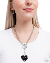 Load image into Gallery viewer, Romantic Range Black Necklace