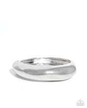 Load image into Gallery viewer, Sleek Sojourn Silver Hinged Bangle