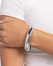 Load image into Gallery viewer, Sleek Sojourn Silver Hinged Bangle