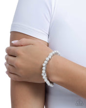 Load image into Gallery viewer, Principle Pearls White Bracelet