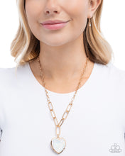 Load image into Gallery viewer, HAUTE Heart White Iridescent Necklace