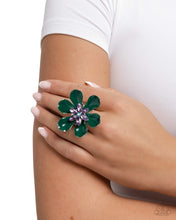 Load image into Gallery viewer, Blooming Boundary Green Ring
