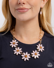 Load image into Gallery viewer, First Date Flowers Pink Necklace