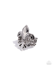Load image into Gallery viewer, Fleur de Lis Silver Ring