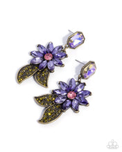 Load image into Gallery viewer, Momentous Majesty Brass Earring