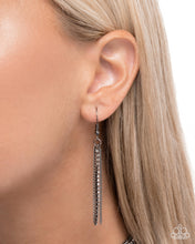 Load image into Gallery viewer, Twisted Tapestry Black Necklace