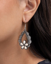 Load image into Gallery viewer, Noticeably Earthy White Earrings