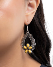 Load image into Gallery viewer, Noticeably Earthy Yellow Earrings