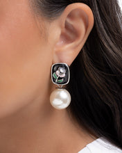 Load image into Gallery viewer, Malibu Modesty Black Earrings