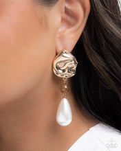 Load image into Gallery viewer, Exquisite Elegance Brown Earrings