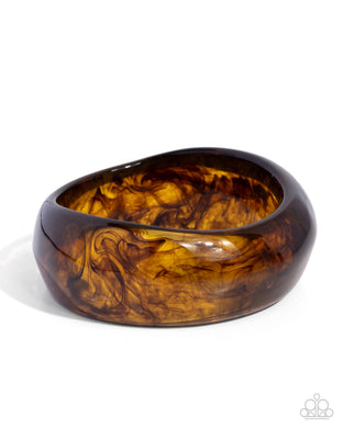 Eye-Catching Evening Brown Acrylic Bangle