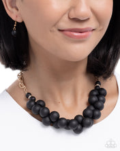 Load image into Gallery viewer, Clustered Court Black Necklace
