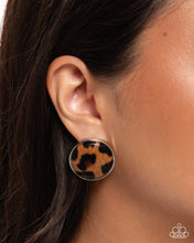 Load image into Gallery viewer, Cheetah Centerpiece Brown Post Earrings