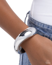 Load image into Gallery viewer, Fearless Fame Silver Hinged Bracelet
