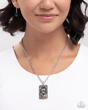 Load image into Gallery viewer, Antiqued Advance Black Necklace