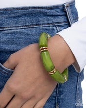 Load image into Gallery viewer, Photo Ready Green Bracelet