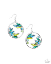 Load image into Gallery viewer, Blingy Boundary Green Earrings
