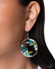 Load image into Gallery viewer, Blingy Boundary Green Earrings