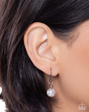 Load image into Gallery viewer, Stellar Scout Black Necklace
