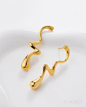 Load image into Gallery viewer, Ripple 18K Gold Cache Earrings
