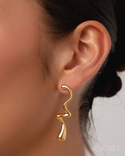 Load image into Gallery viewer, Ripple 18K Gold Cache Earrings