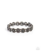 Load image into Gallery viewer, Bouquet Bombshell Brass Bracelet