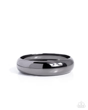 Load image into Gallery viewer, Sleek Shanty - Black