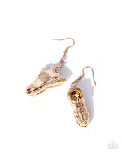 Load image into Gallery viewer, Luminescent Laces Gold Earrings