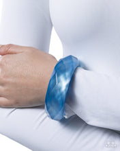 Load image into Gallery viewer, Clear Clairvoyance Blue Bangle