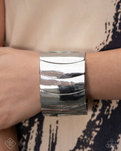 Load image into Gallery viewer, Sunset Sightings Intrepid Icon Silver Fashion Fix Set February 2025